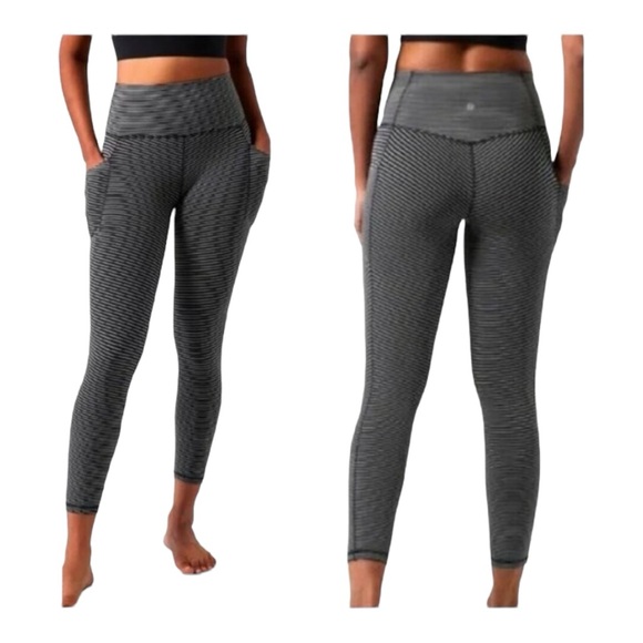 NWT Athleta Salutation Stash Pocket II Textured 7/8 Tight in Black & White Small - Picture 2 of 10